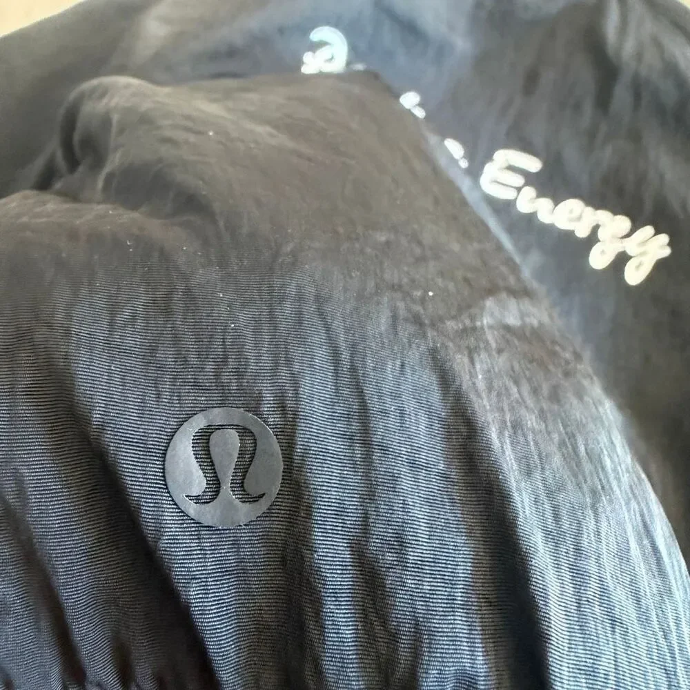 Lululemon women’s black jacket size 2
